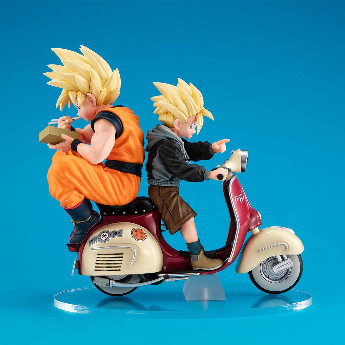[Pre-Order] DESKTOP REAL McCOY EX Dragon Ball Z Super Saiyan Son Goku & Super Saiyan Son Gohan＆Mortorbike