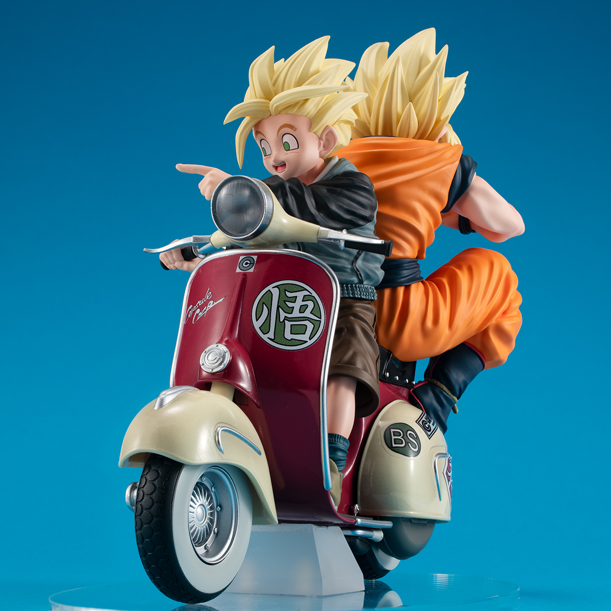 [Pre-Order] DESKTOP REAL McCOY EX Dragon Ball Z Super Saiyan Son Goku & Super Saiyan Son Gohan＆Mortorbike