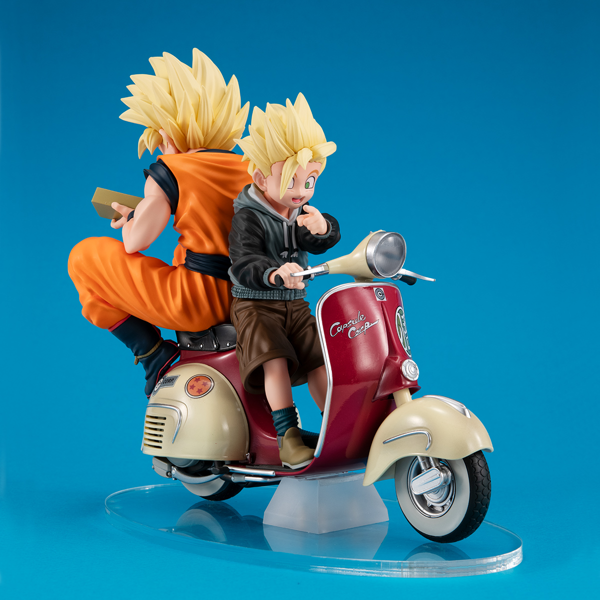 [Pre-Order] DESKTOP REAL McCOY EX Dragon Ball Z Super Saiyan Son Goku & Super Saiyan Son Gohan＆Mortorbike